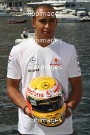 21.05.2008 Monte Carlo, Monaco,  Lewis Hamilton (GBR), McLaren Mercedes, Driver helmets with Steinmetz Diamond encrusted signatures - Formula 1 World Championship, Rd 6, Monaco Grand Prix, Wednesday