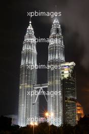 21.03.2008 Kuala Lumpur, Malaysia,  CITY FEATURE, Petronas Twin Towers - Formula 1 World Championship, Rd 2, Malaysian Grand Prix, Friday