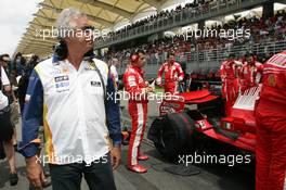 23.03.2008 Kuala Lumpur, Malaysia,  Flavio Briatore (ITA), Renault F1 Team, Team Chief, Managing Director - Formula 1 World Championship, Rd 2, Malaysian Grand Prix, Sunday Pre-Race Grid