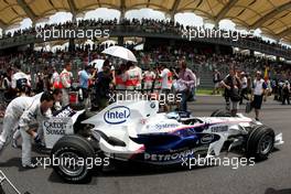 23.03.2008 Kuala Lumpur, Malaysia,  Nick Heidfeld (GER), BMW Sauber F1 Team, F1.08 - Formula 1 World Championship, Rd 2, Malaysian Grand Prix, Sunday Pre-Race Grid