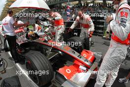 23.03.2008 Kuala Lumpur, Malaysia,  Lewis Hamilton (GBR), McLaren Mercedes, MP4-23 - Formula 1 World Championship, Rd 2, Malaysian Grand Prix, Sunday Pre-Race Grid