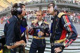 23.03.2008 Kuala Lumpur, Malaysia,  Sebastian Vettel (GER), Scuderia Toro Rosso and Laurent Mekies (FRA), Chief Engineer - Formula 1 World Championship, Rd 2, Malaysian Grand Prix, Sunday Pre-Race Grid