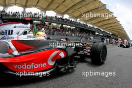 23.03.2008 Kuala Lumpur, Malaysia,  Lewis Hamilton (GBR), McLaren Mercedes - Formula 1 World Championship, Rd 2, Malaysian Grand Prix, Sunday Pre-Race Grid