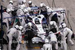 23.03.2008 Kuala Lumpur, Malaysia,  Nick Heidfeld (GER), BMW Sauber F1 Team during pitstop - Formula 1 World Championship, Rd 2, Malaysian Grand Prix, Sunday Race