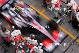 23.03.2008 Kuala Lumpur, Malaysia,  Heikki Kovalainen (FIN), McLaren Mercedes during pistop - Formula 1 World Championship, Rd 2, Malaysian Grand Prix, Sunday Race