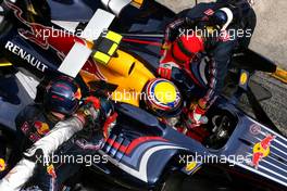 23.03.2008 Kuala Lumpur, Malaysia,  Mark Webber (AUS), Red Bull Racing during pitstop - Formula 1 World Championship, Rd 2, Malaysian Grand Prix, Sunday Race