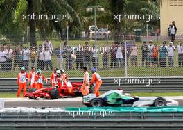 23.03.2008 Kuala Lumpur, Malaysia,  Felipe Massa (BRA), Scuderia Ferrari stops on track / gravel - Formula 1 World Championship, Rd 2, Malaysian Grand Prix, Sunday Race