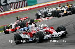 23.03.2008 Kuala Lumpur, Malaysia,  Jarno Trulli (ITA), Toyota Racing, TF108 - Formula 1 World Championship, Rd 2, Malaysian Grand Prix, Sunday Race