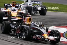 23.03.2008 Kuala Lumpur, Malaysia,  David Coulthard (GBR), Red Bull Racing, Fernando Alonso (ESP), Renault F1 Team, Nick Heidfeld (GER), BMW Sauber F1 Team - Formula 1 World Championship, Rd 2, Malaysian Grand Prix, Sunday Race
