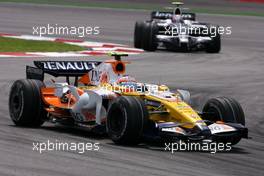 23.03.2008 Kuala Lumpur, Malaysia,  Nelson Piquet Jr (BRA), Renault F1 Team, Kazuki Nakajima (JPN), Williams F1 Team - Formula 1 World Championship, Rd 2, Malaysian Grand Prix, Sunday Race