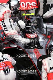 23.03.2008 Kuala Lumpur, Malaysia,  Heikki Kovalainen (FIN), McLaren Mercedes during pitstop - Formula 1 World Championship, Rd 2, Malaysian Grand Prix, Sunday Race
