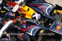 23.03.2008 Kuala Lumpur, Malaysia,  David Coulthard (GBR), Red Bull Racing during pitstop - Formula 1 World Championship, Rd 2, Malaysian Grand Prix, Sunday Race