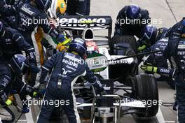 23.03.2008 Kuala Lumpur, Malaysia,  Kazuki Nakajima (JPN), Williams F1 Team during pistsop - Formula 1 World Championship, Rd 2, Malaysian Grand Prix, Sunday Race