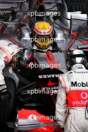 23.03.2008 Kuala Lumpur, Malaysia,  Lewis Hamilton (GBR), McLaren Mercedes  during pitstop - Formula 1 World Championship, Rd 2, Malaysian Grand Prix, Sunday Race