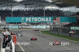 23.03.2008 Kuala Lumpur, Malaysia,  Felipe Massa (BRA), Scuderia Ferrari, F2008 leads Kimi Raikkonen (FIN), Räikkönen, Scuderia Ferrari, F2008 - Formula 1 World Championship, Rd 2, Malaysian Grand Prix, Sunday Race