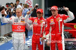 22.03.2008 Kuala Lumpur, Malaysia,  Felipe Massa (BRA), Scuderia Ferrari, Heikki Kovalainen (FIN), McLaren Mercedes, Kimi Raikkonen (FIN), Räikkönen, Scuderia Ferrari - Formula 1 World Championship, Rd 2, Malaysian Grand Prix, Saturday Qualifying