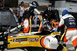 20.03.2008 Kuala Lumpur, Malaysia,  Renault F1 Team, refuelling practice - Formula 1 World Championship, Rd 2, Malaysian Grand Prix, Thursday