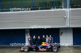 16.01.2008 Jerez, Spain,  L-R, David Coulthard (GBR), Red Bull Racing, Adrian Newey (GBR), Red Bull Racing (ex. McLaren), Technical Operations Director, Christian Horner (GBR), Red Bull Racing, Sporting Director, Geoff Willis (GBR), Red Bull Racing, Technical Director, Rob White (GBR) Renault, Mark Webber (AUS), Red Bull Racing - Red Bull Racing, RB4 - Red Bull Racing, RB4