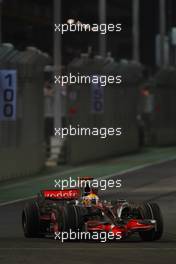 26.09.2008 Singapore City, Singapore,  Lewis Hamilton (GBR), McLaren Mercedes, MP4-23 - Formula 1 World Championship, Rd 15, Singapore Grand Prix, Friday Practice