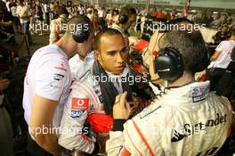 28.09.2008 Singapore City, Singapore,  Lewis Hamilton (GBR), McLaren Mercedes - Formula 1 World Championship, Rd 15, Singapore Grand Prix, Sunday Pre-Race Grid