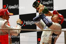 28.09.2008 Singapore City, Singapore,  Lewis Hamilton (GBR), McLaren Mercedes and Nico Rosberg (GER), WilliamsF1 Team - Formula 1 World Championship, Rd 15, Singapore Grand Prix, Sunday Podium