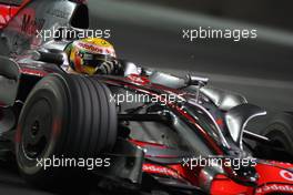 27.09.2008 Singapore City, Singapore,  Lewis Hamilton (GBR), McLaren Mercedes, MP4-23 - Formula 1 World Championship, Rd 15, Singapore Grand Prix, Saturday Qualifying