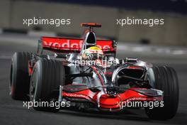 27.09.2008 Singapore City, Singapore,  Lewis Hamilton (GBR), McLaren Mercedes, MP4-23 - Formula 1 World Championship, Rd 15, Singapore Grand Prix, Saturday Qualifying