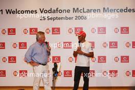 25.09.2008 Singapore City, Singapore,  M1 & Vodafone Welcomes Lewis Hamilton (GBR), McLaren Mercedes to Singapore! - Formula 1 World Championship, Rd 15, Singapore Grand Prix, Thursday