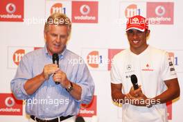 25.09.2008 Singapore City, Singapore,  M1 & Vodafone Welcomes Lewis Hamilton (GBR), McLaren Mercedes to Singapore! - Formula 1 World Championship, Rd 15, Singapore Grand Prix, Thursday