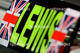 26.06.2008 Silverstone, England,  pit board for Lewis Hamilton (GBR), McLaren Mercedes - Formula 1 Testing, Silverstone