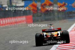 09.05.2008 Istanbul, Turkey,  Fernando Alonso (ESP), Renault F1 Team, R28 - Formula 1 World Championship, Rd 5, Turkish Grand Prix, Friday Practice