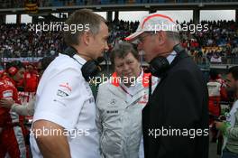 11.05.2008 Istanbul, Turkey, Martin Whitmarsh (GBR), McLaren, Chief Executive Officer with Norbert Haug (GER), Mercedes, Motorsport chief and Dr. Dieter Zetsche (GER), Chairman of Daimler - Formula 1 World Championship, Rd 5, Turkish Grand Prix, Sunday Pre-Race Grid