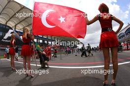 11.05.2008 Istanbul, Turkey,  Grid girls - Formula 1 World Championship, Rd 5, Turkish Grand Prix, Sunday Pre-Race Grid