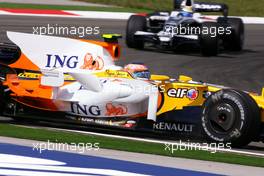 11.05.2008 Istanbul, Turkey,  Nelson Piquet Jr (BRA), Renault F1 Team goes out of the track - Formula 1 World Championship, Rd 5, Turkish Grand Prix, Sunday Race