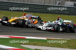 11.05.2008 Istanbul, Turkey,  Nelson Piquet Jr (BRA), Renault F1 Team, Jenson Button (GBR), Honda Racing F1 Team  - Formula 1 World Championship, Rd 5, Turkish Grand Prix, Sunday Race