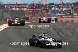 11.05.2008 Istanbul, Turkey,  Nico Rosberg (GER), WilliamsF1 Team leads David Coulthard (GBR), Red Bull Racing - Formula 1 World Championship, Rd 5, Turkish Grand Prix, Sunday Race