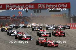 11.05.2008 Istanbul, Turkey,  Start, Felipe Massa (BRA), Scuderia Ferrari, F2008, leads - Formula 1 World Championship, Rd 5, Turkish Grand Prix, Sunday Race