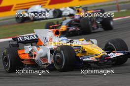 11.05.2008 Istanbul, Turkey,  Fernando Alonso (ESP), Renault F1 Team, R28 - Formula 1 World Championship, Rd 5, Turkish Grand Prix, Sunday Race