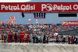 11.05.2008 Istanbul, Turkey,  The grid - Formula 1 World Championship, Rd 5, Turkish Grand Prix, Sunday Race