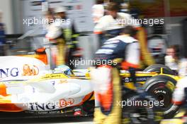 10.05.2008 Istanbul, Turkey,  Fernando Alonso (ESP), Renault F1 Team, R28 pit stop - Formula 1 World Championship, Rd 5, Turkish Grand Prix, Saturday Qualifying