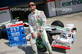 11.05.2008 Istanbul, Turkey,  Rubens Barrichello (BRA), Honda Racing F1 Team, celebrating 257 Grand Prix - Formula 1 World Championship, Rd 5, Turkish Grand Prix, Sunday