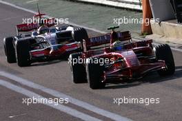 23.01.2008 Valencia, Spain,  Felipe Massa (BRA), Scuderia Ferrari, F2008, Lewis Hamilton (GBR), McLaren Mercedes, MP4-23 - Formula 1 Testing, Valencia