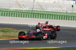 23.01.2008 Valencia, Spain,  Lewis Hamilton (GBR), McLaren Mercedes, MP4-23, Kimi Raikkonen (FIN), Räikkönen, Scuderia Ferrari, F2008 - Formula 1 Testing, Valencia