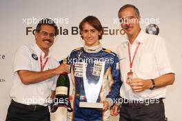 14.09.2008 Monza, Italy,  Formula BMW Europe Prize Giving - Mario Theissen (GER), BMW Sauber F1 Team, BMW Motorsport Director, 1st, Esteban Gutierrez (MEX), Josef-Kaufmann-Racing and Klaus Draeger (GER), BMW AG Member of the Board - Formula BMW Europe 2008, Rd 15 & 16, Monza, Sunday Podium