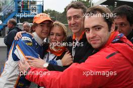 14.09.2008 Monza, Italy,  3rd, Esteban Gutierrez (MEX), Josef-Kaufmann-Racing with his team and family - Formula BMW Europe 2008, Rd 15 & 16, Monza, Sunday Podium