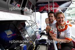 13.09.2008 Monza, Italy,  Esteban Gutierrez (MEX), Josef-Kaufmann-Racing, mother  on the pitwall - Formula BMW Europe 2008, Rd 15 & 16, Monza, Saturday Podium