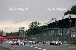 14.09.2008 Monza, Italy,  Start, Tiago Geronimi (BRA), Eifelland Racing leads Esteban Gutierrez (MEX), Josef-Kaufmann-Racing - Formula BMW Europe 2008, Rd 15 & 16, Monza, Sunday Race