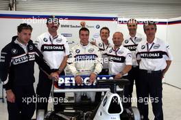 06.12.2008 Mexico City, Mexico,  Last years winner Philipp Eng (AT) on his Formula One drive with the BMW Sauber F1 Team gets a Rookie hair cut from the F1 Team, Formula BMW World Final 2008 at the Autodromo Hermanos Rodríguez, 4th-7th of December 2008