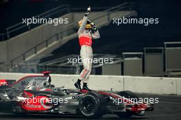 14.12.2008 Wembley, England,  Lewis Hamilton (GBR), McLaren Mercedes, demonstration run - Race of Champions 2008