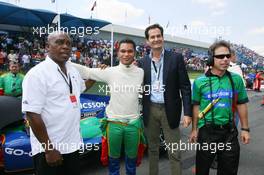 22.02.2009 Johannesburg, South Africa,  Tokyo Sexwale (RSA), Seat Holder A1 Team South Africa with Adrian Zaugg (RSA), driver of A1 Team South Africa - A1GP World Cup of Motorsport 2008/09, Round 5, Gauteng, Sunday Race 1 - Copyright A1GP - Free for editorial usage